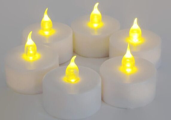 candles-883123_1920